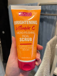 BEAUTY FORMULAS BRIGHTENING VITAMIN C FACIAL SCRUB 150ml