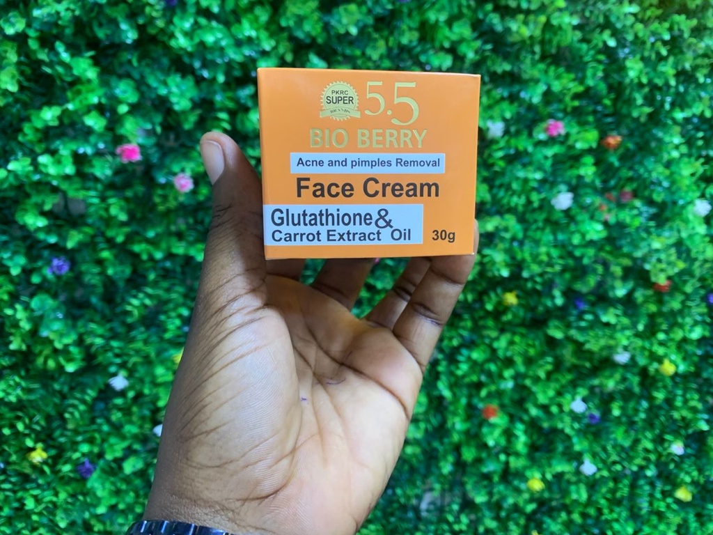 5.5 BIO BERRY GLUTATHION FACE CREAM 30g